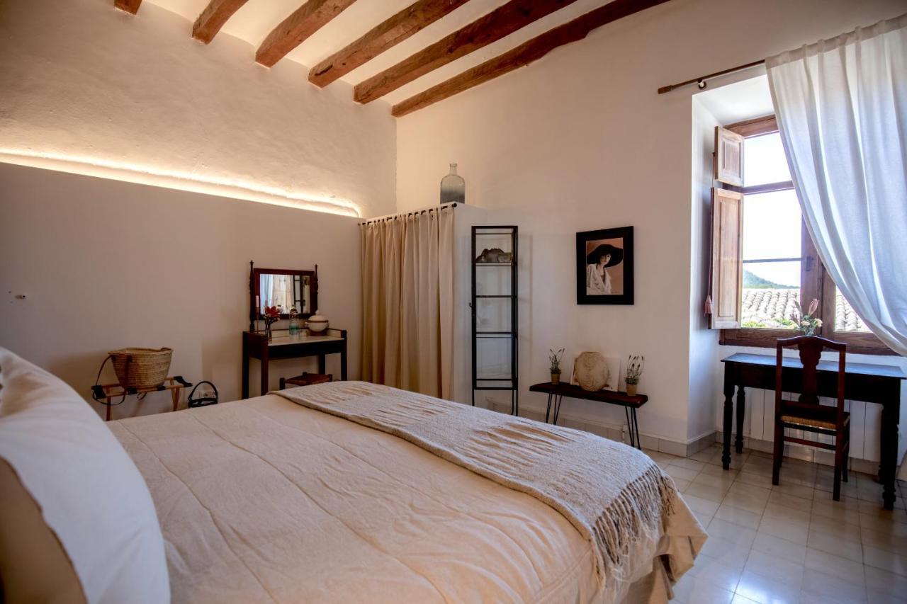 Double Room,1415396436:JPEG